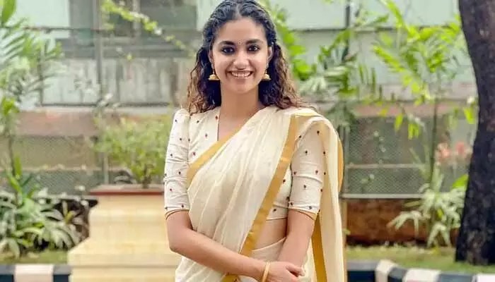 కీర్తి సురేష్ సంచలనం: విజయ్ దేవరకొండతో 'న్యూ బిగినింగ్స్'.. రచ్చ షురూ! కీర్తి సురేష్ సంచలనం: విజయ్ దేవరకొండతో 'న్యూ బిగినింగ్స్'.. రచ్చ షురూ!