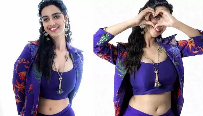 షాకింగ్: ఇకపై ఆ పాత్రల్లో కనిపించను.. సంచలన నిర్ణయం తీసుకున్న మీనాక్షి చౌదరి! షాకింగ్: ఇకపై ఆ పాత్రల్లో కనిపించను.. సంచలన నిర్ణయం తీసుకున్న మీనాక్షి చౌదరి!