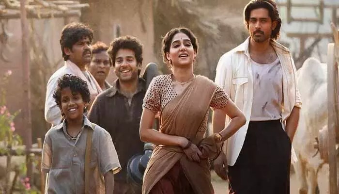మాస్ ట్రీట్: 'ఛాంపియన్' మూవీ నుంచి 'గిర గిర' ఫుల్ వీడియో సాంగ్ రిలీజ్... రచ్చ రచ్చే! మాస్ ట్రీట్: 'ఛాంపియన్' మూవీ నుంచి 'గిర గిర' ఫుల్ వీడియో సాంగ్ రిలీజ్... రచ్చ రచ్చే!