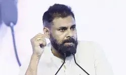 చిరు ట్రిపుల్ బ్లాస్టింగ్: 2026లో మెగాస్టార్ విధ్వంసం! రికార్డులన్నీ బద్దలే!! చిరు ట్రిపుల్ బ్లాస్టింగ్: 2026లో మెగాస్టార్ విధ్వంసం! రికార్డులన్నీ బద్దలే!!