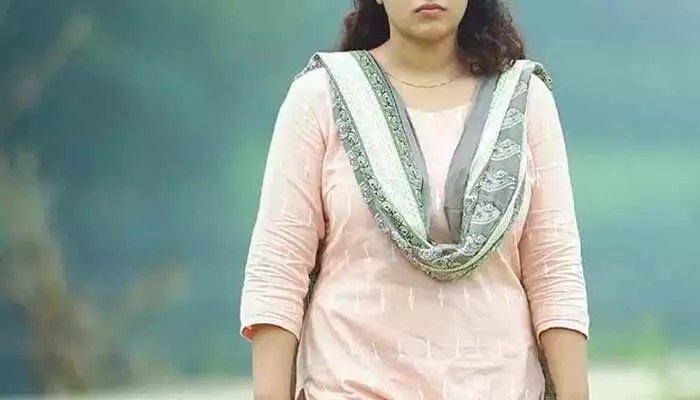 షాకింగ్: ఒకే సినిమాలో ఇద్దరికి డబ్బింగ్ చెప్పిన నిత్యా మీనన్! టాలీవుడ్లో రికార్డు! షాకింగ్: ఒకే సినిమాలో ఇద్దరికి డబ్బింగ్ చెప్పిన నిత్యా మీనన్! టాలీవుడ్లో రికార్డు!