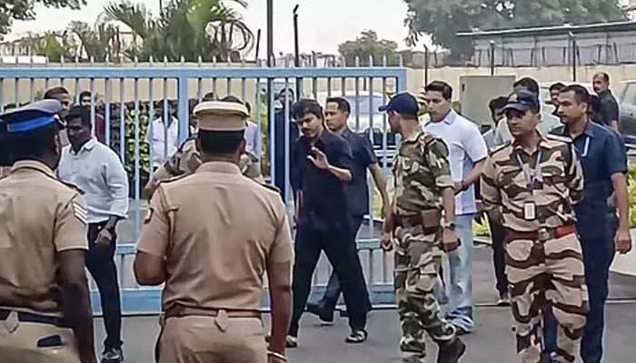 షాకింగ్: సీబీఐ ముందుకు విజయ్! కరూర్ తొక్కిసలాట కేసులో ట్విస్ట్! షాకింగ్: సీబీఐ ముందుకు విజయ్! కరూర్ తొక్కిసలాట కేసులో ట్విస్ట్!