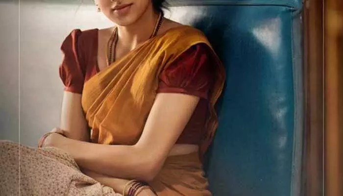 దుల్కర్ సల్మాన్ మూవీ: హీరోయిన్ ఎవరో చూస్తే షాక్! టాలీవుడ్కు దొరికిన మరో తార! దుల్కర్ సల్మాన్ మూవీ: హీరోయిన్ ఎవరో చూస్తే షాక్! టాలీవుడ్కు దొరికిన మరో తార!
