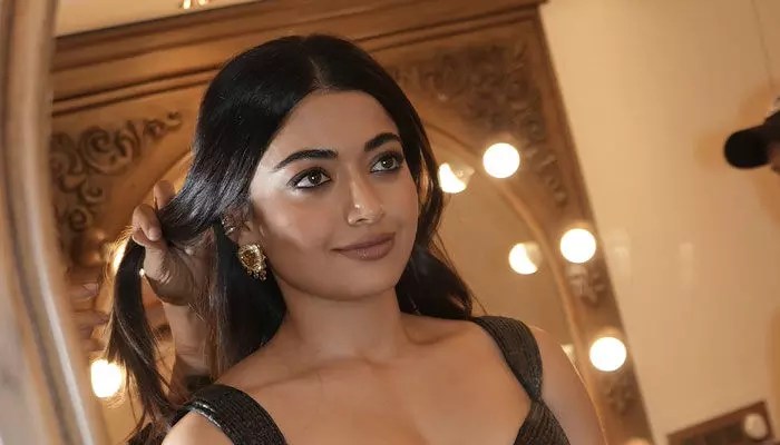 మురుగదాస్పై రష్మిక సంచలన కామెంట్స్! సికిందర్ సినిమాపై షాకింగ్ రియాక్షన్! మురుగదాస్పై రష్మిక సంచలన కామెంట్స్! సికిందర్ సినిమాపై షాకింగ్ రియాక్షన్!