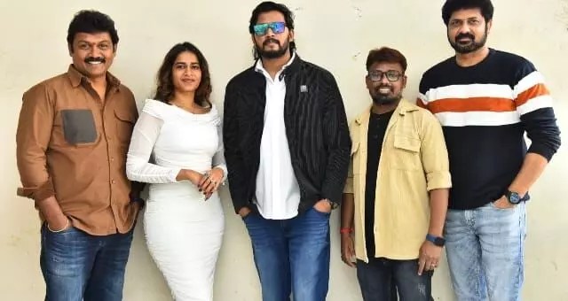 సన్నీ లియోన్ 'త్రిముఖ్' రిలీజ్ డేట్ ఫిక్స్! టాలీవుడ్ లో సంచలనం! సన్నీ లియోన్ 'త్రిముఖ్' రిలీజ్ డేట్ ఫిక్స్! టాలీవుడ్ లో సంచలనం!
