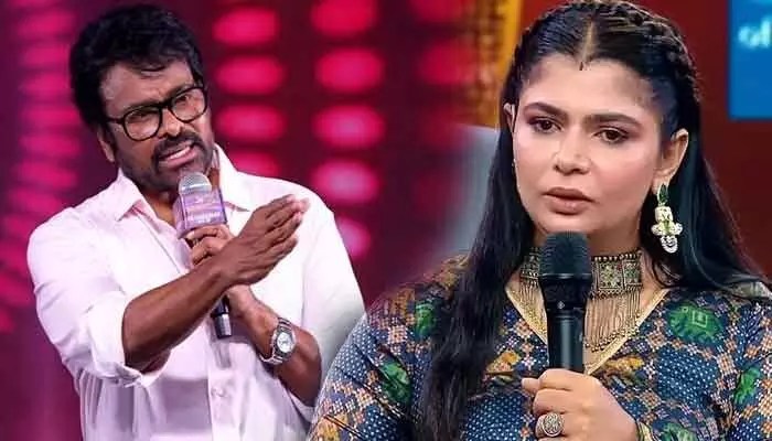 కాస్టింగ్ కౌచ్ పై చిరు కామెంట్స్! చిన్మయి షాకింగ్ రియాక్షన్.. దుమ్ముదులిపేసిందిగా!! కాస్టింగ్ కౌచ్ పై చిరు కామెంట్స్! చిన్మయి షాకింగ్ రియాక్షన్.. దుమ్ముదులిపేసిందిగా!!