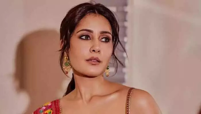 Raashii Khanna's Hectic Life Goes Viral, Fans Demand Usthad Bhagat Singh Update Raashii Khanna's Hectic Life Goes Viral, Fans Demand Usthad Bhagat Singh Update