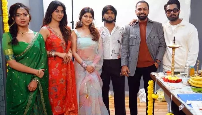 కశ్మీర్ ఫైల్స్ తరహాలో 'వింటర్' మూవీ: యదార్థ సంఘటనలతో షాకింగ్ ట్రీట్! కశ్మీర్ ఫైల్స్ తరహాలో 'వింటర్' మూవీ: యదార్థ సంఘటనలతో షాకింగ్ ట్రీట్!
