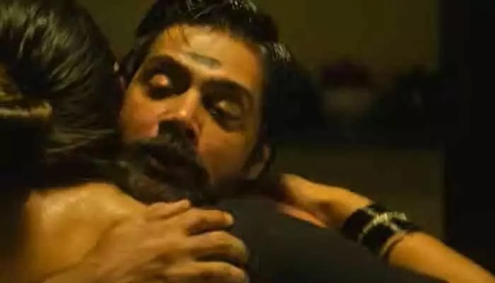దివి హాట్ రొమాన్స్ లీక్! వంటగదిలో వేడి పుట్టించే సీన్స్! టాలీవుడ్ షాక్! దివి హాట్ రొమాన్స్ లీక్! వంటగదిలో వేడి పుట్టించే సీన్స్! టాలీవుడ్ షాక్!