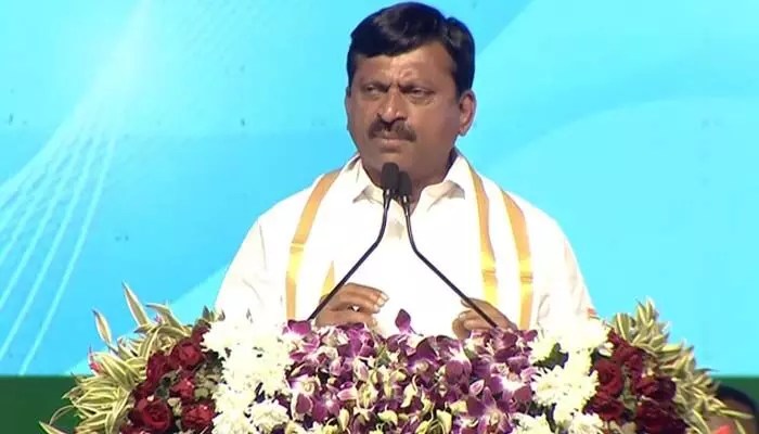 కేరళలో కాంగ్రెస్ జెండా ఎగరడం ఖాయం! మంత్రి పొంగులేటి జోస్యం! కేరళలో కాంగ్రెస్ జెండా ఎగరడం ఖాయం! మంత్రి పొంగులేటి జోస్యం!