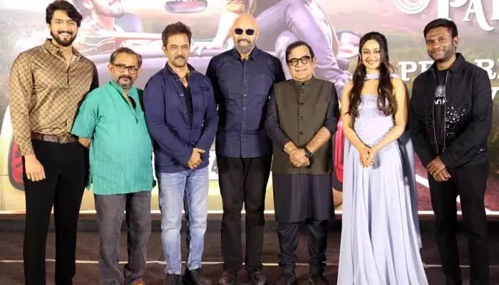 షాకింగ్: కూతురి కోసం అర్జున్ సర్జా భారీ గిఫ్ట్! 'సీతా పయనం' మూవీతో సంచలనం! షాకింగ్: కూతురి కోసం అర్జున్ సర్జా భారీ గిఫ్ట్! 'సీతా పయనం' మూవీతో సంచలనం!