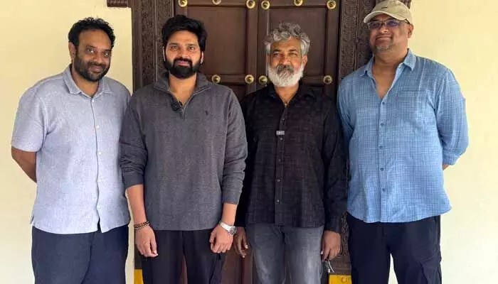 వైరల్ న్యూస్: రాజమౌళి చేతుల మీదుగా శ్రీవిష్ణు 'మృత్యుంజయ్' టీజర్ రిలీజ్! ఫిబ్రవరి 27న థియేటర్లలో అరాచకం! వైరల్ న్యూస్: రాజమౌళి చేతుల మీదుగా శ్రీవిష్ణు 'మృత్యుంజయ్' టీజర్ రిలీజ్! ఫిబ్రవరి 27న థియేటర్లలో అరాచకం!