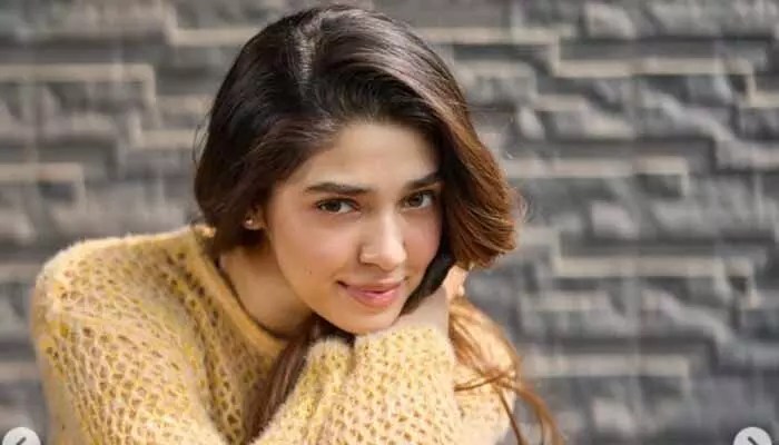 బేబమ్మ సంచలనం! సూర్యుడికి ముద్దు.. పిక్స్ వైరల్ చేసిన కృతి శెట్టి! ఫ్యాన్స్ ఫిదా!! బేబమ్మ సంచలనం! సూర్యుడికి ముద్దు.. పిక్స్ వైరల్ చేసిన కృతి శెట్టి! ఫ్యాన్స్ ఫిదా!!