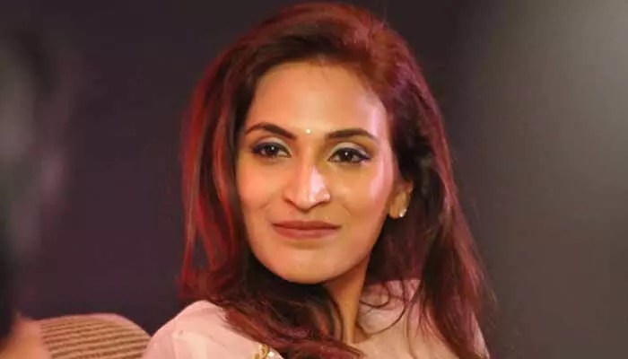 షాకింగ్: నాపై విమర్శలు వర్షం కురిసింది! ఐశ్వర్య రజినీకాంత్ సంచలన వ్యాఖ్యలు వైరల్! షాకింగ్: నాపై విమర్శలు వర్షం కురిసింది! ఐశ్వర్య రజినీకాంత్ సంచలన వ్యాఖ్యలు వైరల్!