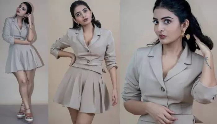 Ananya Nagalla's Hot Photos Go Viral: 'Vakeel Saab' Actress Stuns in Short Dress Ananya Nagalla's Hot Photos Go Viral: 'Vakeel Saab' Actress Stuns in Short Dress