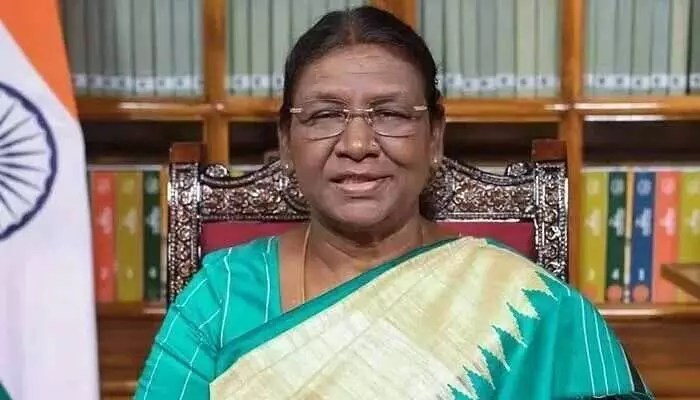 బెంగాల్లో రాష్ట్రపతికి అవమానం? మమత సర్కార్ తీరుపై దేశాధినేత్రి ఆగ్రహం! బెంగాల్లో రాష్ట్రపతికి అవమానం? మమత సర్కార్ తీరుపై దేశాధినేత్రి ఆగ్రహం!