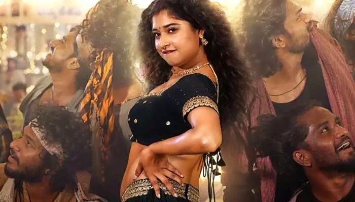 Shreshti Varma's Electrifying Item Song Debut in 'Dharmasthala Niyojakavargam' Set to Rock Tollywood Shreshti Varma's Electrifying Item Song Debut in 'Dharmasthala Niyojakavargam' Set to Rock Tollywood