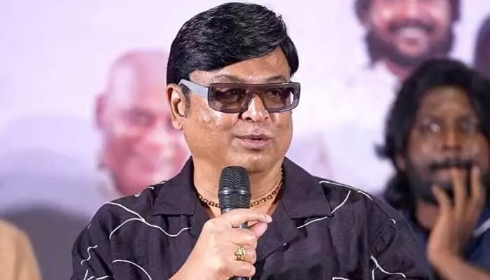 షాకింగ్: ట్రోల్స్ చేసేవారికి నరేష్ స్ట్రాంగ్ వార్నింగ్! ఇక అంతేనా? షాకింగ్: ట్రోల్స్ చేసేవారికి నరేష్ స్ట్రాంగ్ వార్నింగ్! ఇక అంతేనా?