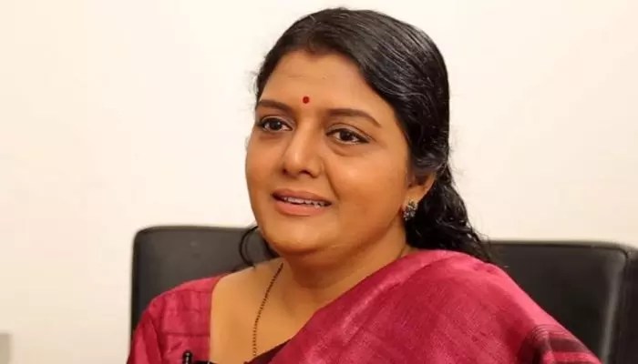 షాకింగ్: ఆ సినిమా చేసినందుకు బాధపడుతున్నా! ఫ్యాన్స్ కూడా తిట్టారు -భానుప్రియ సంచలనం! షాకింగ్: ఆ సినిమా చేసినందుకు బాధపడుతున్నా! ఫ్యాన్స్ కూడా తిట్టారు -భానుప్రియ సంచలనం!