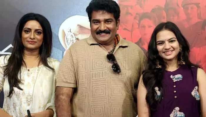 ట్విస్టుల సునామీ సృష్టించనున్న 'డాటర్ ఆఫ్ ప్రసాద్ రావు' వెబ్ సిరీస్! రాజీవ్ కనకాల మాస్ ఎంట్రీ!! ట్విస్టుల సునామీ సృష్టించనున్న 'డాటర్ ఆఫ్ ప్రసాద్ రావు' వెబ్ సిరీస్! రాజీవ్ కనకాల మాస్ ఎంట్రీ!!