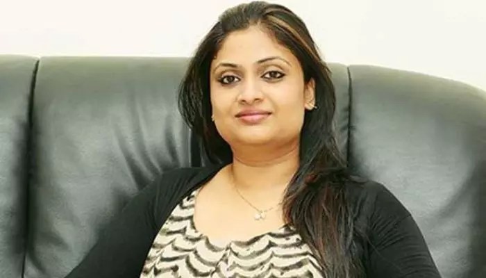 షాకింగ్: టాక్సిక్ డైరెక్టర్ గీతూ మోహన్ దాస్! తెలుగులో ఆ ఒక్క సినిమా ఏంటో తెలుసా? వైరల్! షాకింగ్: టాక్సిక్ డైరెక్టర్ గీతూ మోహన్ దాస్! తెలుగులో ఆ ఒక్క సినిమా ఏంటో తెలుసా? వైరల్!