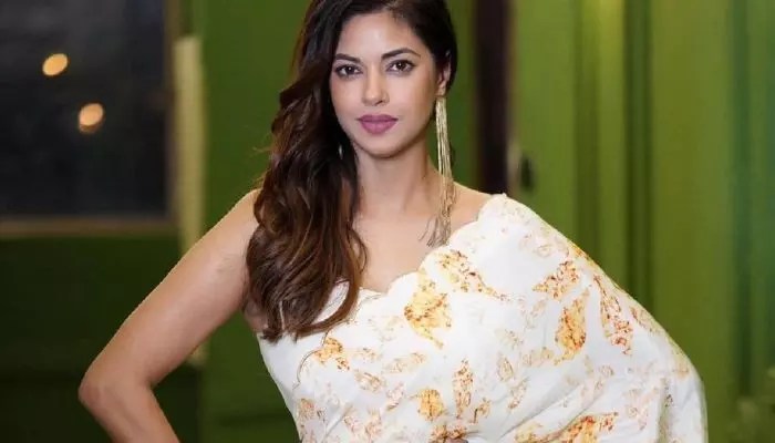 Meera Chopra's Shocking Re-entry: From Bangaram Beauty to Hit Producer with 'Gandhi Talks' Meera Chopra's Shocking Re-entry: From Bangaram Beauty to Hit Producer with 'Gandhi Talks'