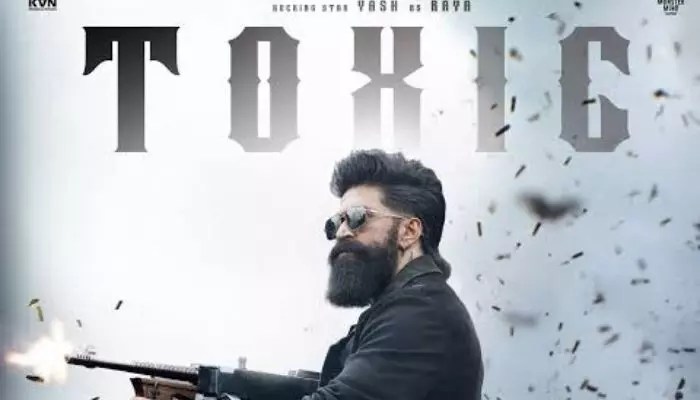 యాష్ 'టాక్సిక్' ఫస్ట్ సింగిల్ రిలీజ్ డేట్ ఫిక్స్! రికార్డులు బద్దలు కొట్టేందుకు రెడీ! యాష్ 'టాక్సిక్' ఫస్ట్ సింగిల్ రిలీజ్ డేట్ ఫిక్స్! రికార్డులు బద్దలు కొట్టేందుకు రెడీ!