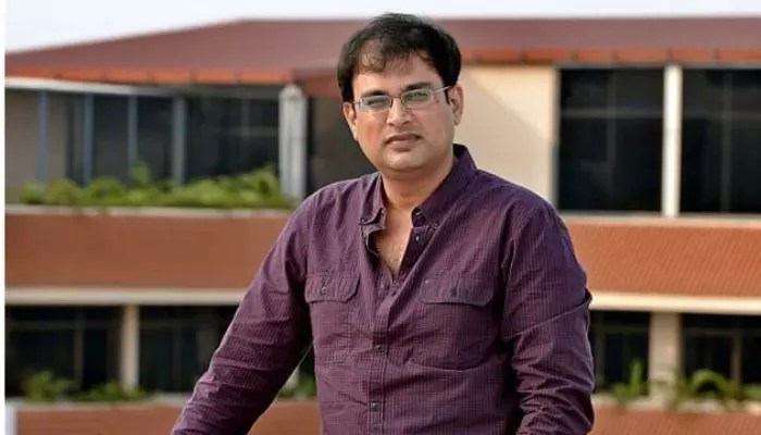 టెంపర్ క్లైమాక్స్లో ఊహించని ట్విస్ట్! పూరి షాక్, వంశీ మాస్టర్ ప్లాన్ తో రికార్డులు బ్రేక్! టెంపర్ క్లైమాక్స్లో ఊహించని ట్విస్ట్! పూరి షాక్, వంశీ మాస్టర్ ప్లాన్ తో రికార్డులు బ్రేక్!