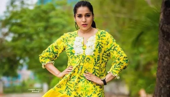 షాకింగ్: మతపిచ్చిపై రష్మీ ఫైర్.. మోదీకి స్ట్రాంగ్ వార్నింగ్! షాకింగ్: మతపిచ్చిపై రష్మీ ఫైర్.. మోదీకి స్ట్రాంగ్ వార్నింగ్!
