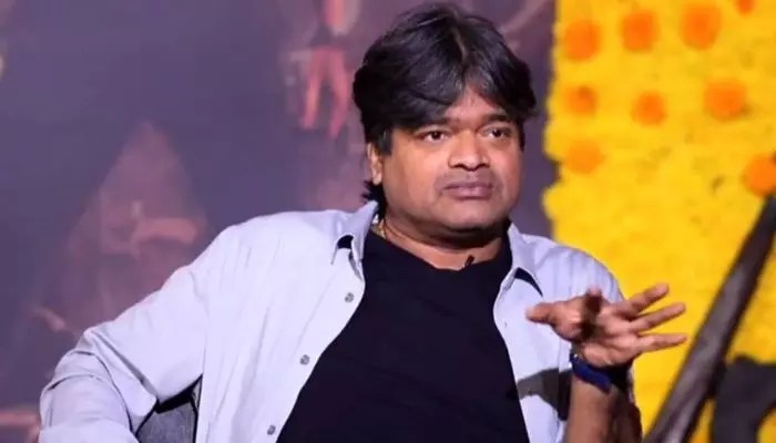 ఉస్తాద్ భగత్ సింగ్: రీమేక్ వార్తలకు హరీష్ శంకర్ ఫుల్ స్టాప్! పవన్ ఫ్యాన్స్ కి పూనకాలే!! ఉస్తాద్ భగత్ సింగ్: రీమేక్ వార్తలకు హరీష్ శంకర్ ఫుల్ స్టాప్! పవన్ ఫ్యాన్స్ కి పూనకాలే!!