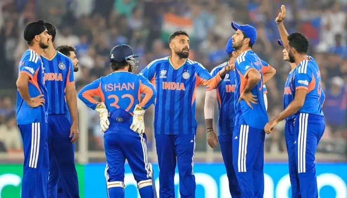 గ్రహణం భయం! సెమీస్కు ముందు ప్రాక్టీస్ ఆపేసిన భారత్! ఏం జరిగిందంటే? గ్రహణం భయం! సెమీస్కు ముందు ప్రాక్టీస్ ఆపేసిన భారత్! ఏం జరిగిందంటే?