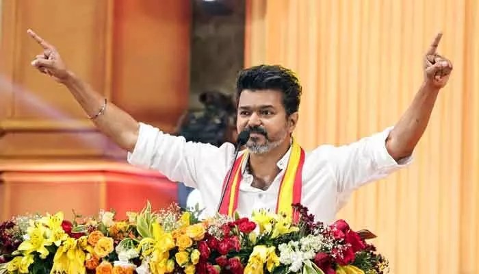 విజయ్ సంచలనం: మహిళలకు వరాల జల్లు! ఎన్నికల్లో గెలిస్తే భారీగా ప్రయోజనాలు! విజయ్ సంచలనం: మహిళలకు వరాల జల్లు! ఎన్నికల్లో గెలిస్తే భారీగా ప్రయోజనాలు!