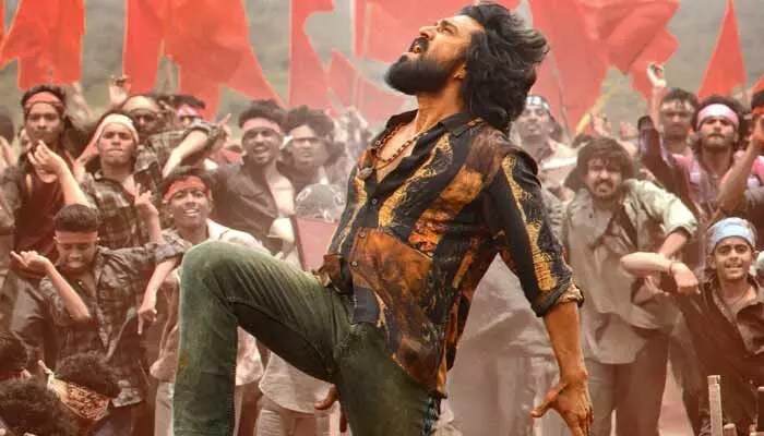 రామ్ చరణ్ విధ్వంసం! 'పెద్ది' పాటలతో యూట్యూబ్కు షాక్.. రికార్డులు బద్దలు! రామ్ చరణ్ విధ్వంసం! 'పెద్ది' పాటలతో యూట్యూబ్కు షాక్.. రికార్డులు బద్దలు!