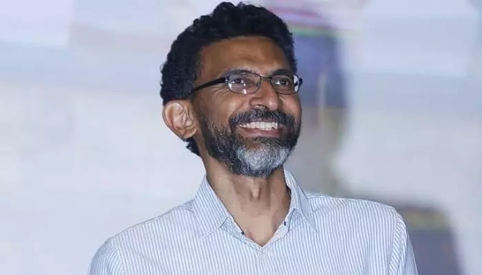శేఖర్ కమ్ముల సంచలనం: ఆ కల్ట్ క్లాసిక్ రిపీట్ అవుతుందా? కుబేర తర్వాత మరో భారీ ప్లాన్! శేఖర్ కమ్ముల సంచలనం: ఆ కల్ట్ క్లాసిక్ రిపీట్ అవుతుందా? కుబేర తర్వాత మరో భారీ ప్లాన్!