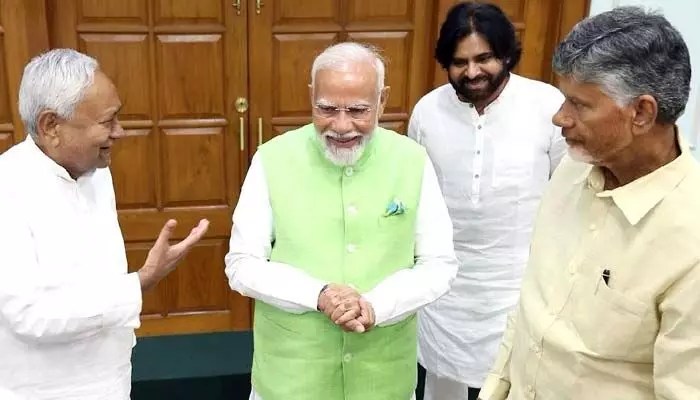 బీజేపీ షాకింగ్ స్కెచ్: నితీష్ అవుట్, బాబు నెక్స్ట్ టార్గెట్టా? కూటమిలో కుట్ర! బీజేపీ షాకింగ్ స్కెచ్: నితీష్ అవుట్, బాబు నెక్స్ట్ టార్గెట్టా? కూటమిలో కుట్ర!