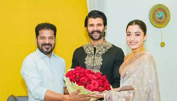 షాకింగ్: విరోష్ జంటను ఆశీర్వదించిన సీఎం రేవంత్ రెడ్డి! టాలీవుడ్ లో సంచలనం! షాకింగ్: విరోష్ జంటను ఆశీర్వదించిన సీఎం రేవంత్ రెడ్డి! టాలీవుడ్ లో సంచలనం!