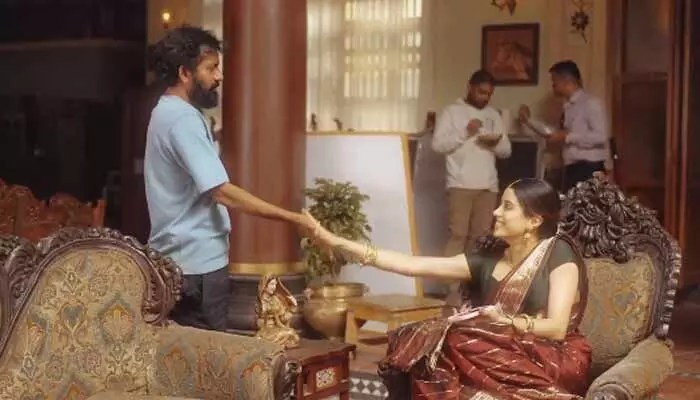 రామ్ చరణ్ 'పెద్ది' మూవీతో జాన్వీ కపూర్ మాస్ ట్రీట్.. అచ్చియమ్మ లుక్తో ఫ్యాన్స్ షాక్! రామ్ చరణ్ 'పెద్ది' మూవీతో జాన్వీ కపూర్ మాస్ ట్రీట్.. అచ్చియమ్మ లుక్తో ఫ్యాన్స్ షాక్!