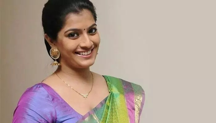 Varalaxmi Sarathkumar's Viral Counter on 'Ladies Angle' Question Sparks Tollywood Debate Varalaxmi Sarathkumar's Viral Counter on 'Ladies Angle' Question Sparks Tollywood Debate