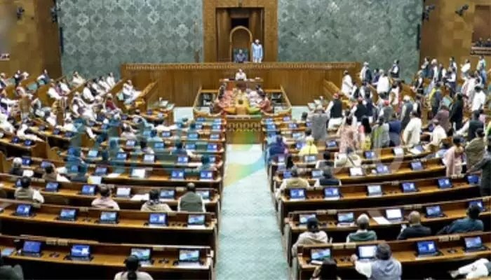 లోక్సభ దద్దరిల్లుతోంది! యుద్ధం ప్రకంపనలు, వాయిదా పడిన సభ! లోక్సభ దద్దరిల్లుతోంది! యుద్ధం ప్రకంపనలు, వాయిదా పడిన సభ!