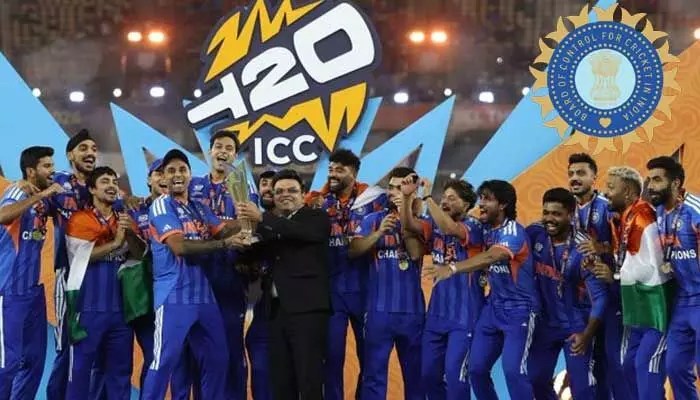 భారత్ విశ్వ విజయం! టీ20 వరల్డ్ కప్లో దుమ్మురేపిన టీమిండియాకు కాసుల వర్షం కురిపించిన బీసీసీఐ!! భారత్ విశ్వ విజయం! టీ20 వరల్డ్ కప్లో దుమ్మురేపిన టీమిండియాకు కాసుల వర్షం కురిపించిన బీసీసీఐ!!