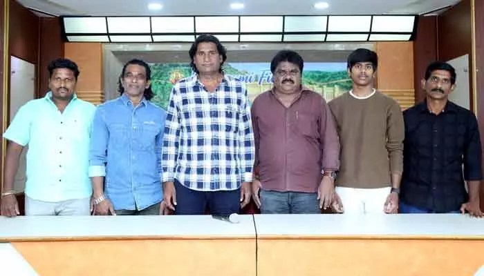 బుల్లెట్ రెడ్డి: మాస్ అప్డేట్! దసరాకి థియేటర్లు దద్దరిల్లాల్సిందే! బుల్లెట్ రెడ్డి: మాస్ అప్డేట్! దసరాకి థియేటర్లు దద్దరిల్లాల్సిందే!