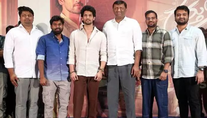 ఒక్క హిట్టు కోసం అష్టకష్టాలు! నిర్మాత షాకింగ్ కామెంట్స్! టాలీవుడ్లో హాట్ టాపిక్! ఒక్క హిట్టు కోసం అష్టకష్టాలు! నిర్మాత షాకింగ్ కామెంట్స్! టాలీవుడ్లో హాట్ టాపిక్!