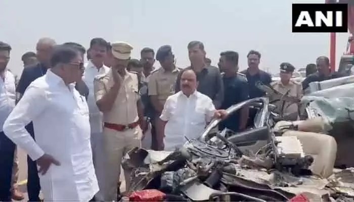 కర్ణాటకలో పెను విషాదం: ముగ్గురు పోలీసు అధికారుల దుర్మరణం! తీవ్ర దిగ్భ్రాంతిలో హోం మంత్రి! కర్ణాటకలో పెను విషాదం: ముగ్గురు పోలీసు అధికారుల దుర్మరణం! తీవ్ర దిగ్భ్రాంతిలో హోం మంత్రి!
