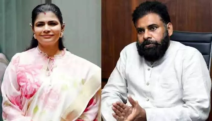 షాకింగ్: పవన్ కళ్యాణ్పై చిన్మయి సంచలన వ్యాఖ్యలు! వైరల్ అవుతున్న ట్వీట్స్! షాకింగ్: పవన్ కళ్యాణ్పై చిన్మయి సంచలన వ్యాఖ్యలు! వైరల్ అవుతున్న ట్వీట్స్!