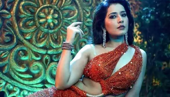 Raashii Khanna on Pawan Kalyan & Ustaad Bhagat Singh: 'Shocking' Comments & Fan Frenzy! Raashii Khanna on Pawan Kalyan & Ustaad Bhagat Singh: 'Shocking' Comments & Fan Frenzy!
