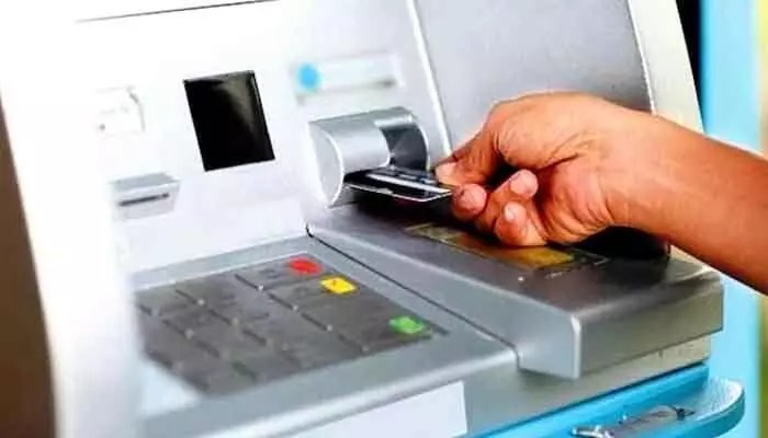 ATM డ్రామా: 9 ఏళ్ల నిరీక్షణకు ఫలించిన విజయం! రూ.3.28 లక్షల పరిహారం! ATM డ్రామా: 9 ఏళ్ల నిరీక్షణకు ఫలించిన విజయం! రూ.3.28 లక్షల పరిహారం!