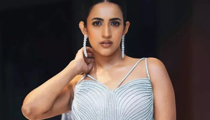 షాకింగ్: హీరోయిన్గా నిహారిక రీ ఎంట్రీ! మెగా ఫ్యాన్స్కు పండగే! షాకింగ్: హీరోయిన్గా నిహారిక రీ ఎంట్రీ! మెగా ఫ్యాన్స్కు పండగే!