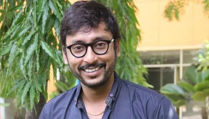 షాకింగ్: విజయ్ తో సినిమా మిస్ చేసుకున్న ఆర్జే బాలాజీ! కారణం ఇదేనా? షాకింగ్: విజయ్ తో సినిమా మిస్ చేసుకున్న ఆర్జే బాలాజీ! కారణం ఇదేనా?