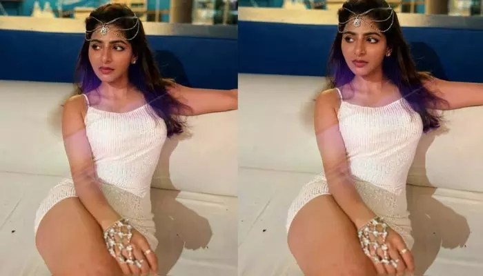 ఐశ్వర్య మీనన్: క్లాసీ లుక్స్తో కుర్రాళ్ళకి హీటెక్కించే పోజులు! వైరల్ పిక్స్ చూస్తే షాకే! ఐశ్వర్య మీనన్: క్లాసీ లుక్స్తో కుర్రాళ్ళకి హీటెక్కించే పోజులు! వైరల్ పిక్స్ చూస్తే షాకే!