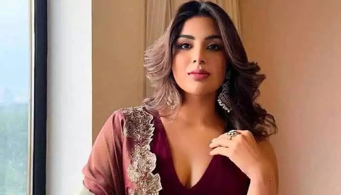 సంయుక్త మీనన్ సంచలనం: వెండితెర షేక్.. డిజిటల్లో వేట! ఇక రికార్డులే టార్గెట్! సంయుక్త మీనన్ సంచలనం: వెండితెర షేక్.. డిజిటల్లో వేట! ఇక రికార్డులే టార్గెట్!